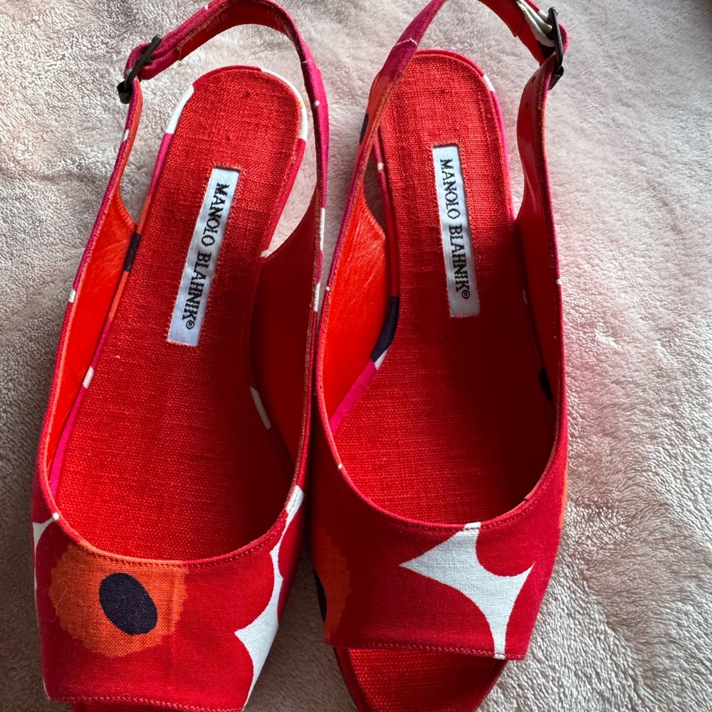 Manolo Blahnik Red Sandals Elegant Design